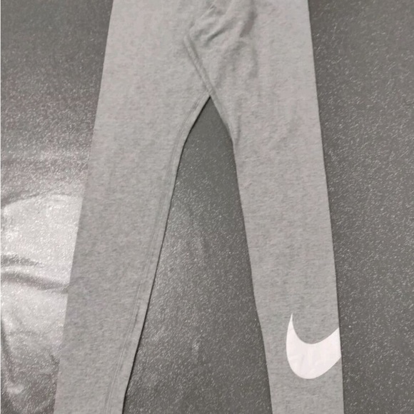 Nike Womens Sportswear Mid-Rise Swoosh Leggings in LTGrey Medium CZ8530-063 - Picture 5 of 8